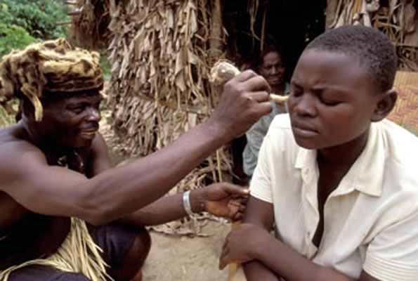 Guinée Conakry/Ebola: Recours des autorités sanitaires aux guérisseurs traditionnels