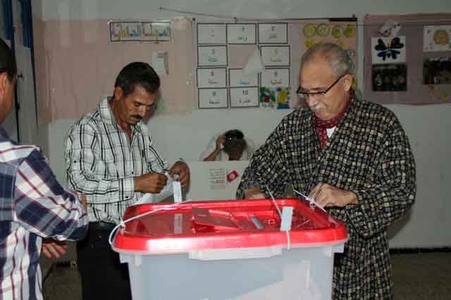 Tunisie/Législatives : Affluence moyenne dans les bureaux de vote