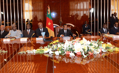 Cameroun: Le vieux Paul Biya refait surface