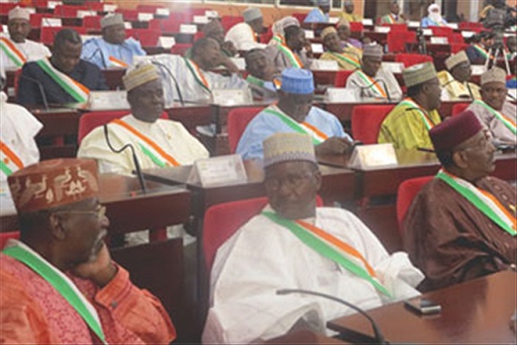 Nigeria: Des sénateurs veulent destituer le président Jonathan