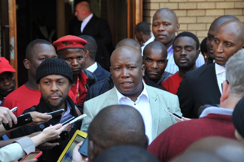 le Député sud-africain Julius Malema menace de siéger nu au parlement