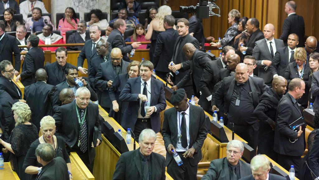 Interruption du discours annuel du président Zuma par le parti de gauche du député Julius Malema