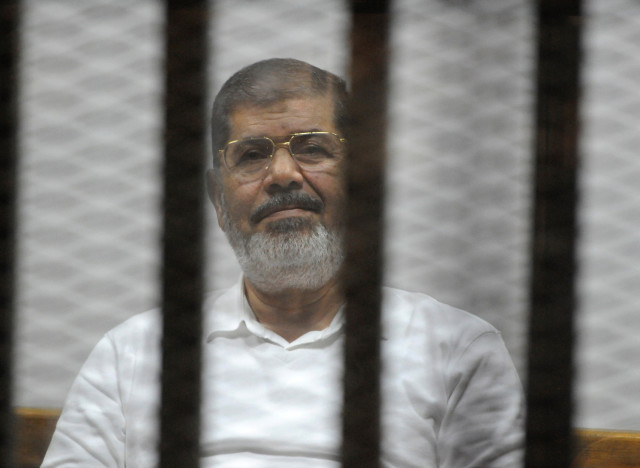 Egypte: Morsi douze autres islamistes condamnés à 20 ans de prison   