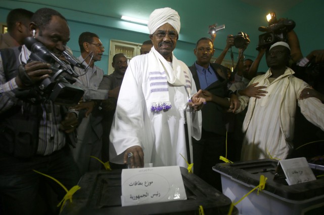 Le président soudanais Omar El-Béchir réélu avec 94,5% des voix