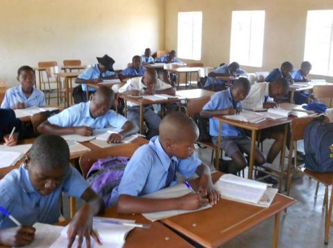Zimbabwe : Quatre langues d’enseignement bientôt obligatoires à l’école