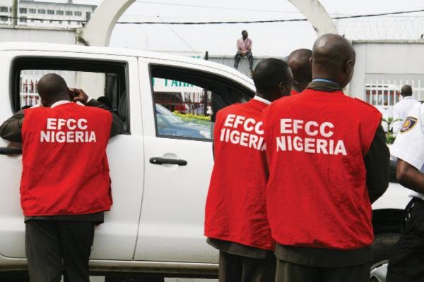 Nigeria-Escroquerie: Arrestation de 20 banquiers pour fraudes