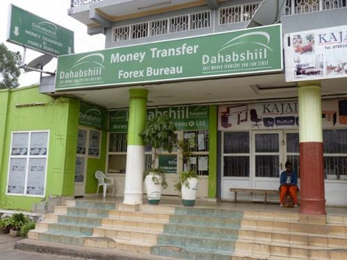 Nairobi lève l’interdiction sur les transferts d’argent vers la Somalie