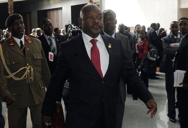Le président béninois tente une médiation au Burundi