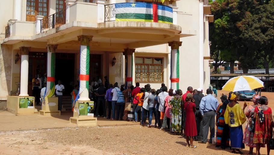 Centrafrique-Présidentielle : Une vingtaine de candidats exigent l’arrêt des opérations électorales