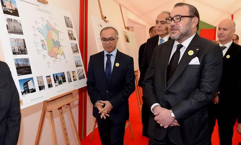 Paris : Le Roi Mohammed VI s’enquiert de la qualité des prestations consulaires du Maroc à l’étranger