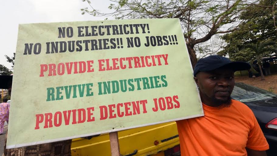 Les Nigérians en colère contre la hausse du prix de l’électricité