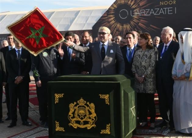 Le roi du Maroc inaugure une centrale solaire à Ouarzazate la plus grande au monde