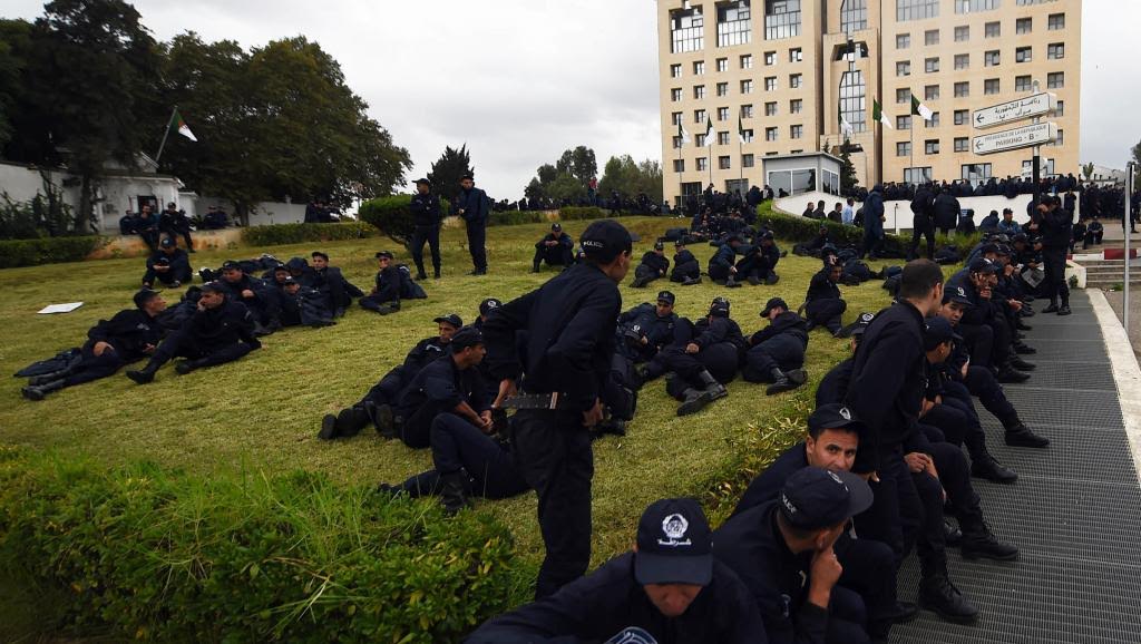 Les policiers tunisiens revendiquent une hausse salariale