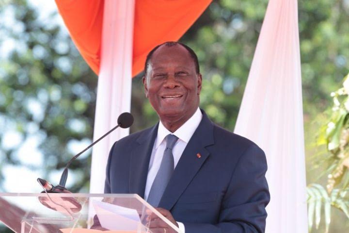 Côte d’Ivoire : Ouattara met fin au monopole dans la distribution d’eau et d’électricité