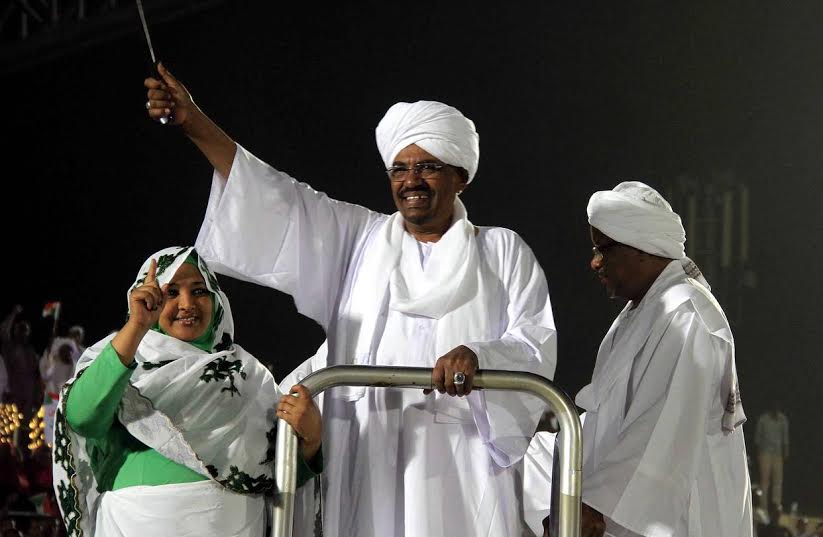 Le Roi Mohammed VI invite au Maroc le président soudanais Omar El-Béchir