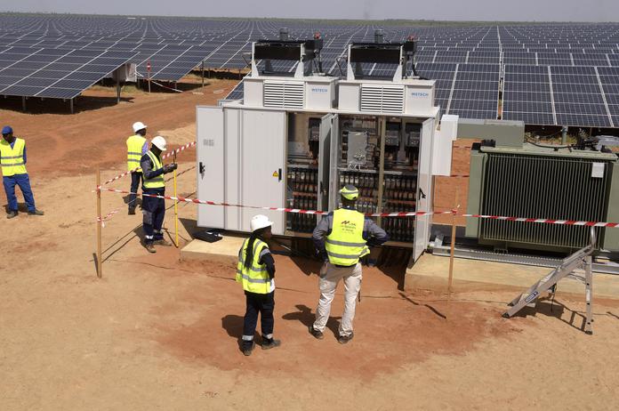 Le Sénégal a inauguré sa centrale solaire considérée la plus grande d’Afrique de l’Ouest