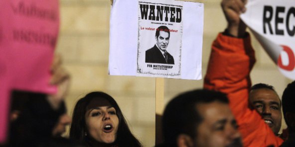 Bruxelles prolonge le gel des avoirs de l’ex-président tunisien et son épouse