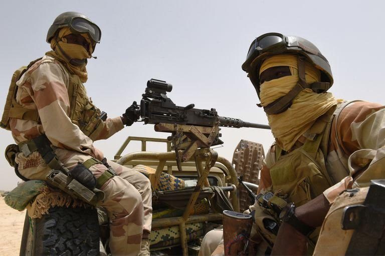 Niger : Cinq gendarmes perdent la vie dans une attaque terroriste