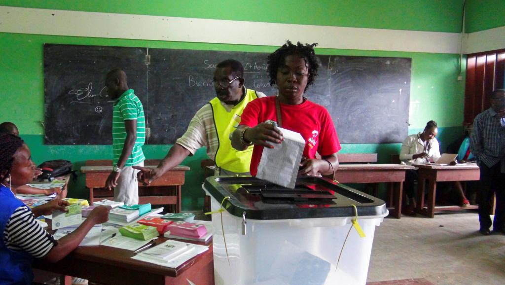 Le président kenyan promet à l’UE des élections pacifiques