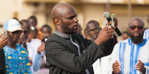 Françafrique : L’activiste franco-béninois Kémi Séba jugé ce mardi à Dakar