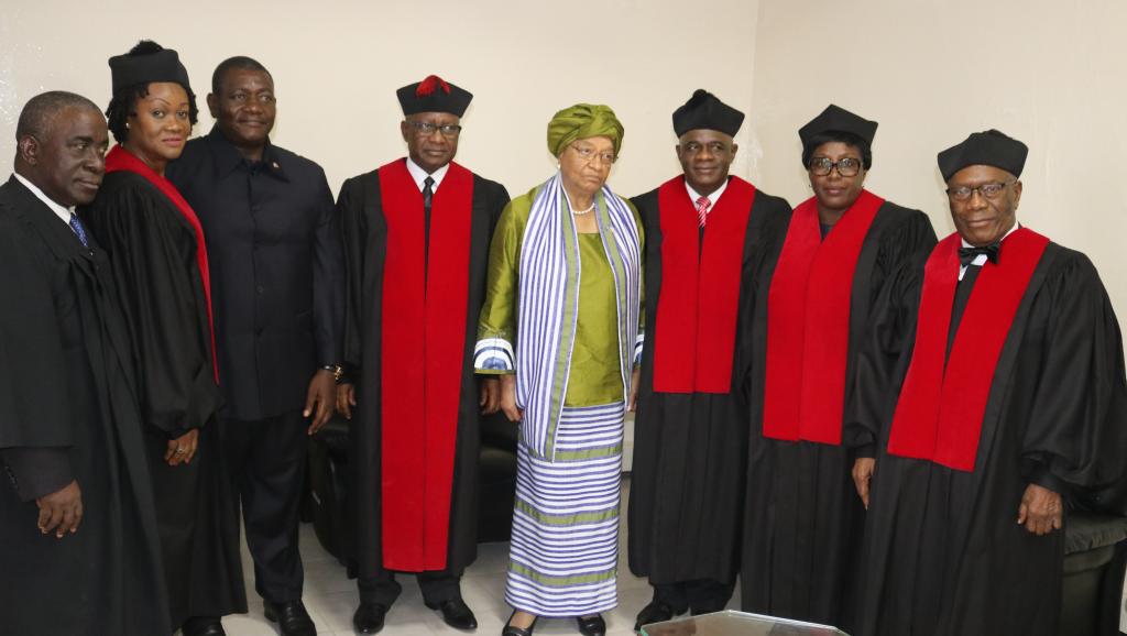 Liberia/Présidentielle : la Cour suprême suspend le 2ème tour, l’UA et la CEDEAO volent au secours