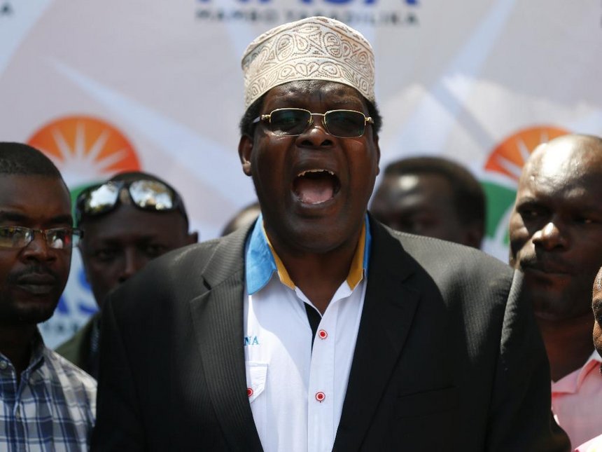 Le ministre de l’intérieur et deux sécuritaires du Kenya condamnés à une amende pour l’expulsion d’un opposant