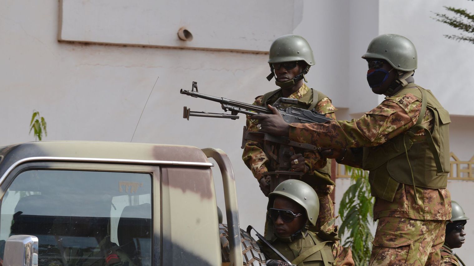 Le Burkina visé par une triple attaque