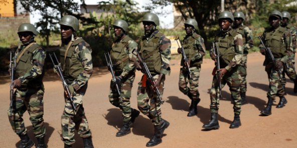 L’armée burkinabé annonce l’interpellation de 60 présumés terroristes