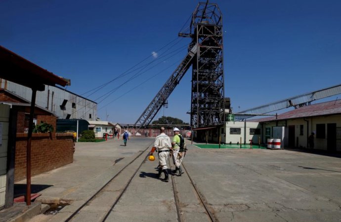 Le minier sud-africain Sibanye-Stillwater va supprimer plus de 6.000 emplois
