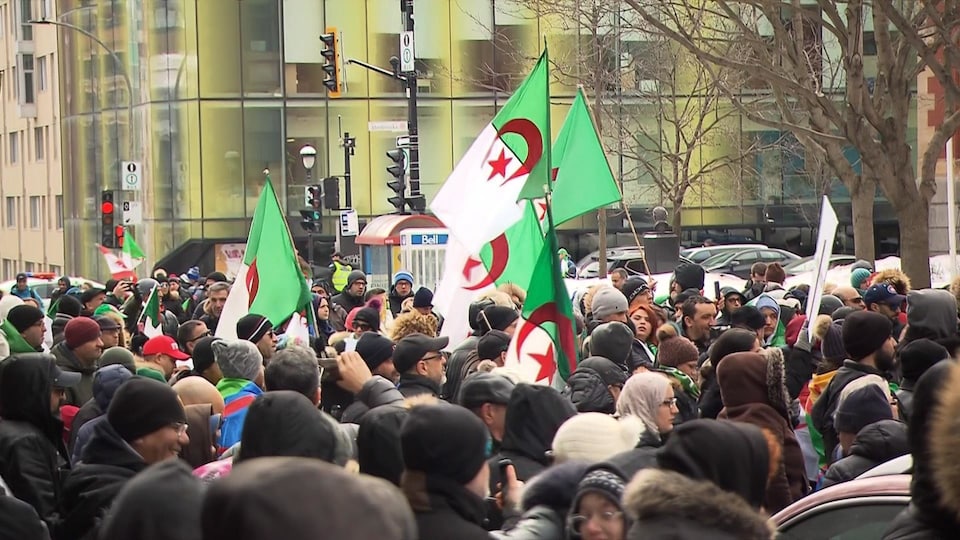 Algérie : Un nouveau Gouvernement pour organiser le départ de Bouteflika