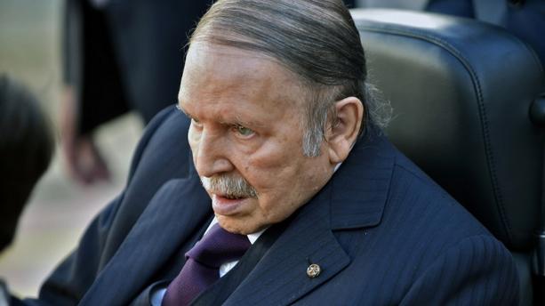 Algérie : L’appel de l’armée pour une destitution du président Bouteflika n’apaise pas tant