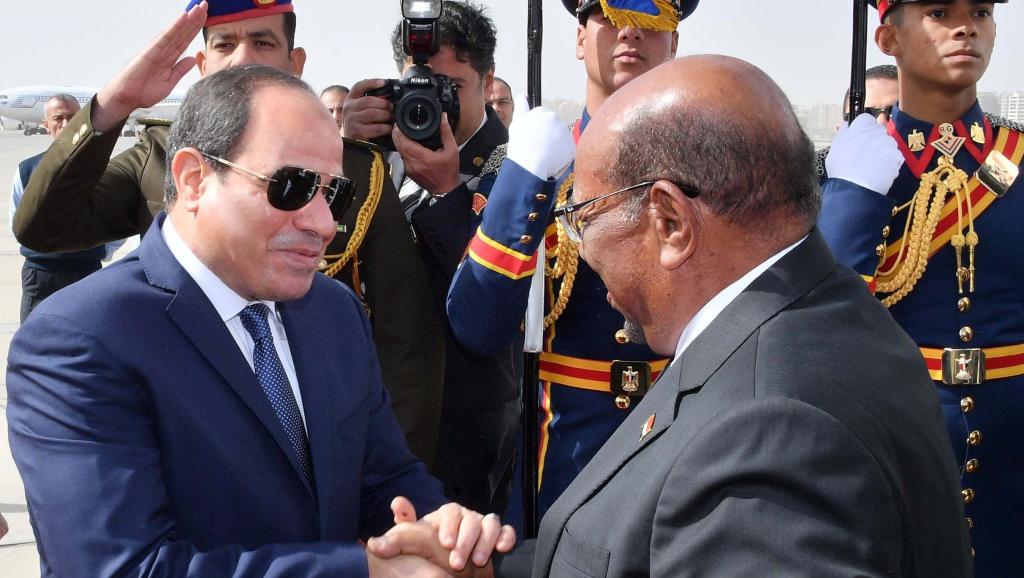 L’Egypte déclare soutenir «les choix du peuple soudanais» après la destitution d’Omar el-Béchir