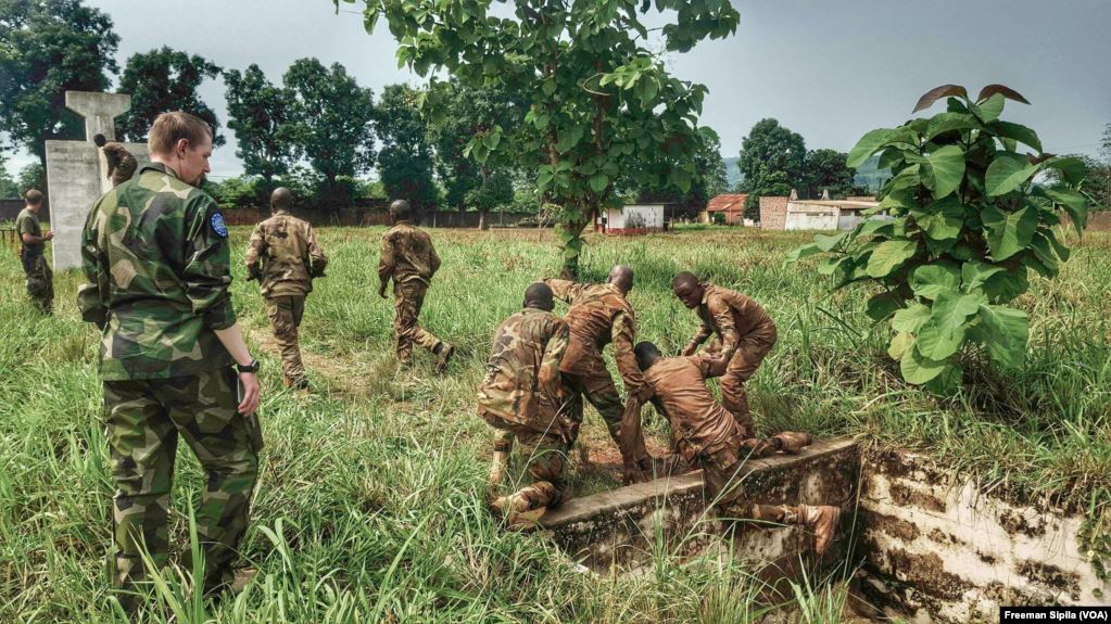 Centrafrique: un collectif exige le limogeage de chefs de groupes armés