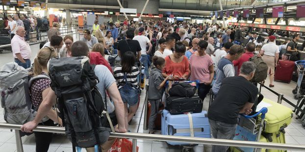 Une grève des transports en commun perturbe le trafic des trains et des avions aux Pays-Bas