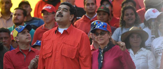 Venezuela : le président Maduro lance la traque aux putschistes