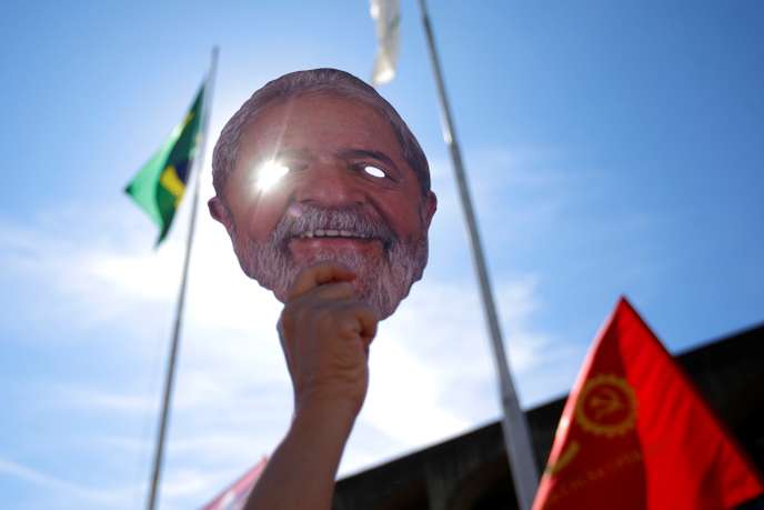 La Cour suprême du Brésil reporte le réexamen du cas Lula