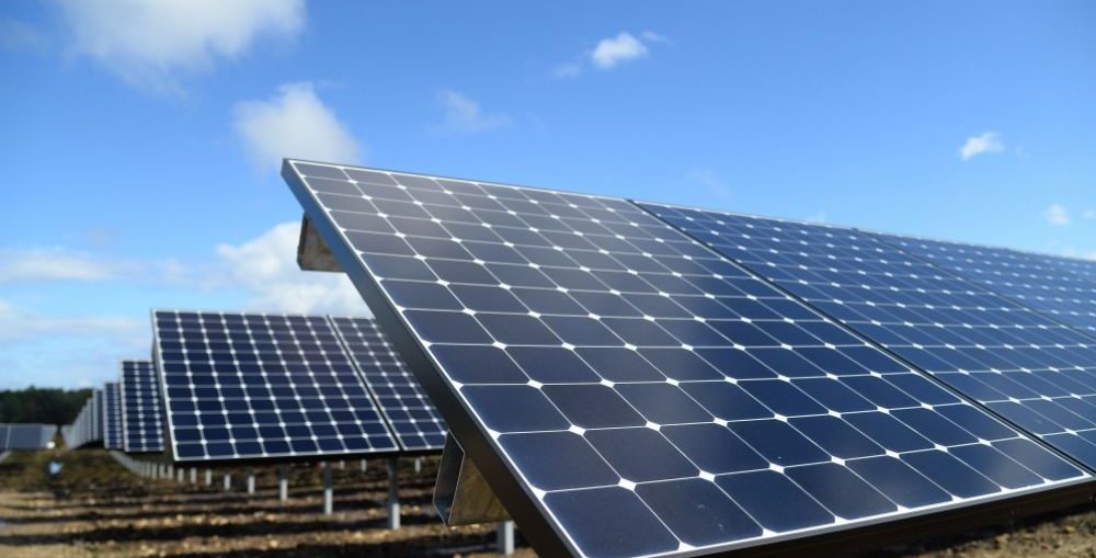 Le gouvernement béninois annonce la construction de quatre centrales solaires