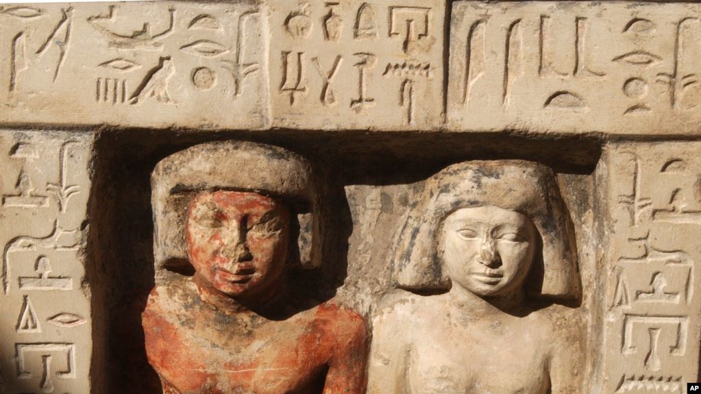 La vente aux enchères d’une tête de Toutankhamon à Londres provoque la colère du Caire