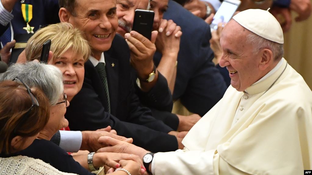 Le Pape appelle à considérer les migrants avant tout comme «des personnes humaines»