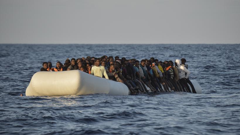 Le nouveau navire de SOS Méditerranée entame sa première mission de sauvetage