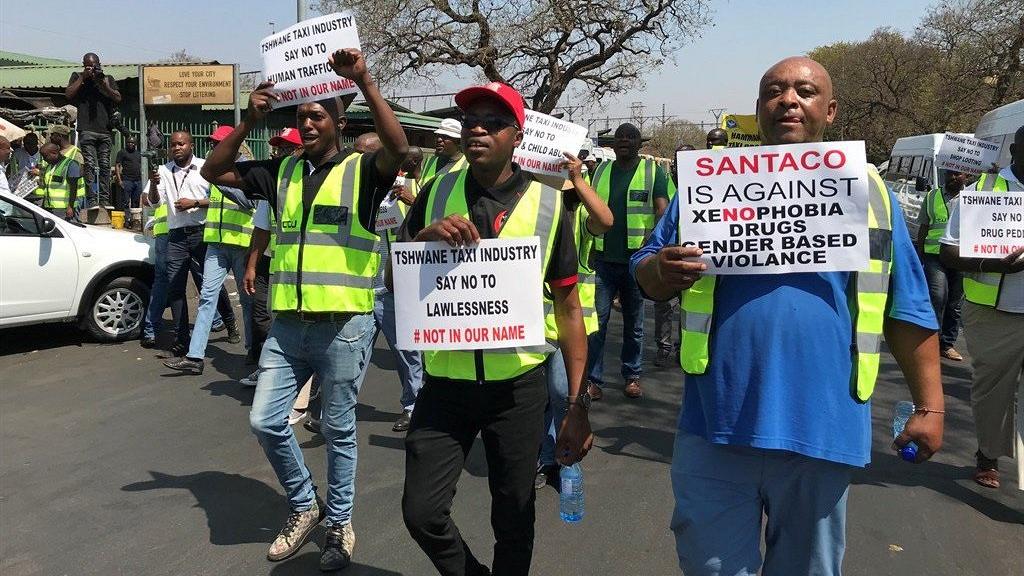 Afrique du Sud : des taximen manifestent contre les attaques xénophobes