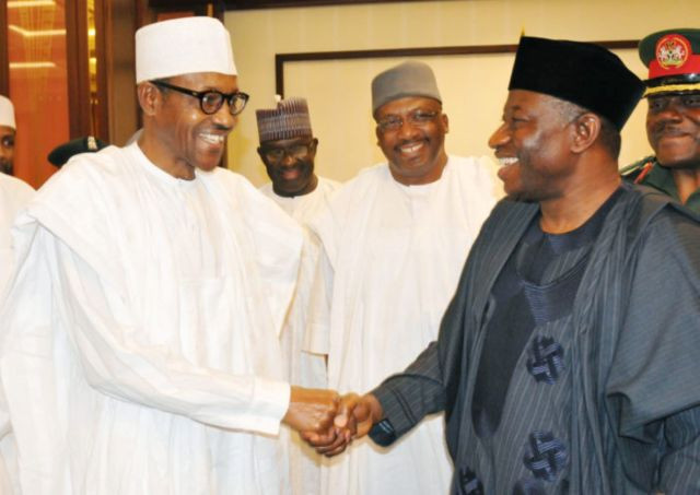 Le président nigérian Buhari condamne l’attaque contre la résidence de Goodluck Jonathan