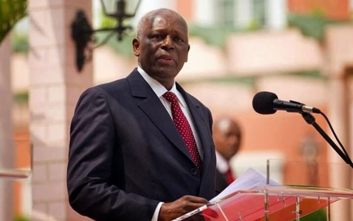 Angola-Justice : L’ex-président dos Santos prend la défense de son fils poursuivi pour malversations