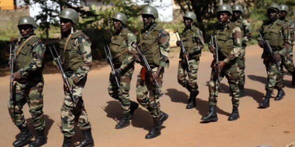 L’armée malienne affirme avoir capturé trois chefs terroristes étrangers