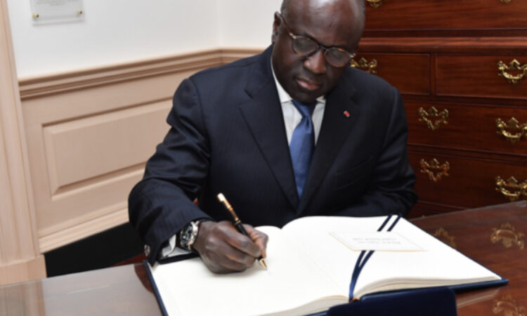 Le ministre ivoirien des A.E, Amon-Tanoh claque la porte du gouvernement