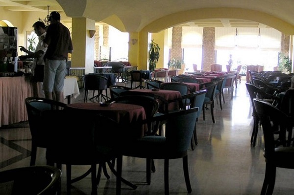 Coronavirus : Fermeture au Maroc des cafés, restaurants et hammams
