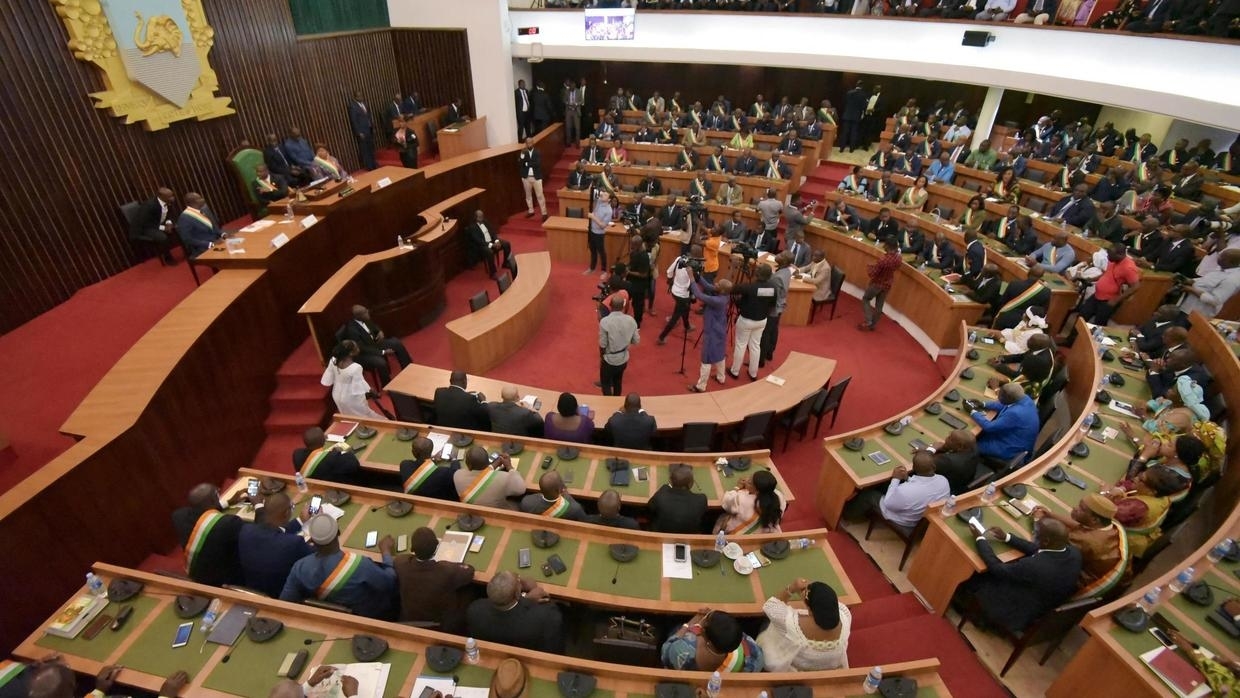 Le Parlement ivoirien adopte la révision constitutionnelle prônée par Ouattara