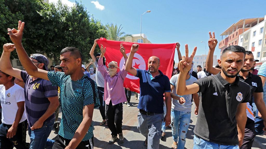 Tunisie : heurts entre policiers et manifestants à Douz