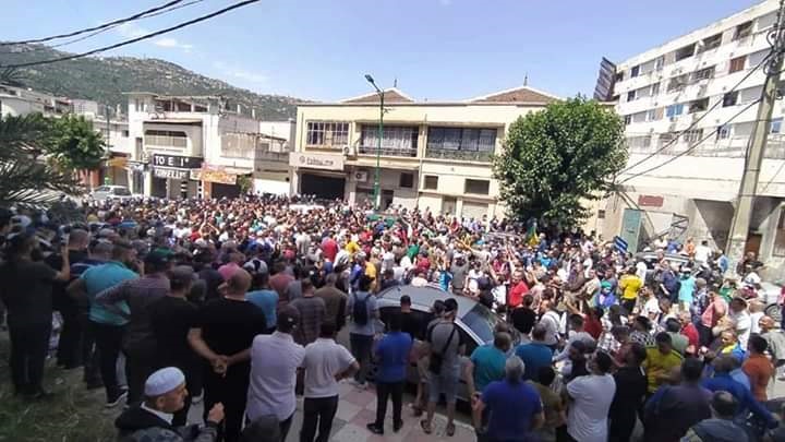 Fin de la récré en Algérie, les militants du Hirak battent à nouveau le pavé
