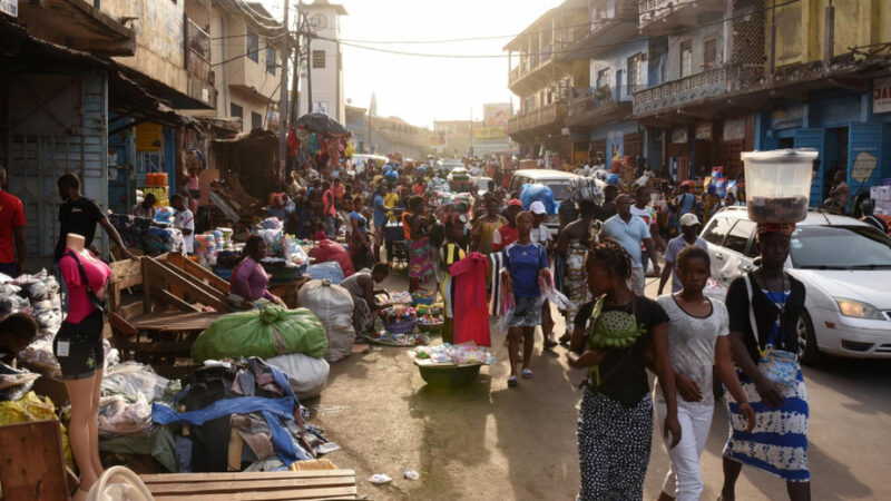 Covid-19: Le Nigeria allège des restrictions sanitaires
